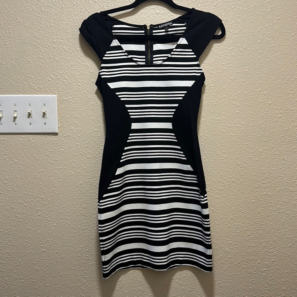 EXPRESS_SIZE2_DRESS